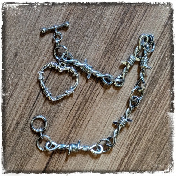 Handmade Barbed Wire Heart Charm Bracelet - Picture 1 of 5